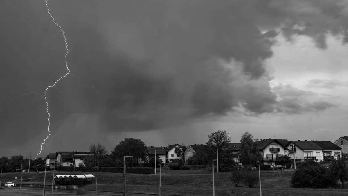 FEMA's Risk Score for Your Texas County: Hail and Wind Ratings Explained - Texas hail corridor roofing guidance